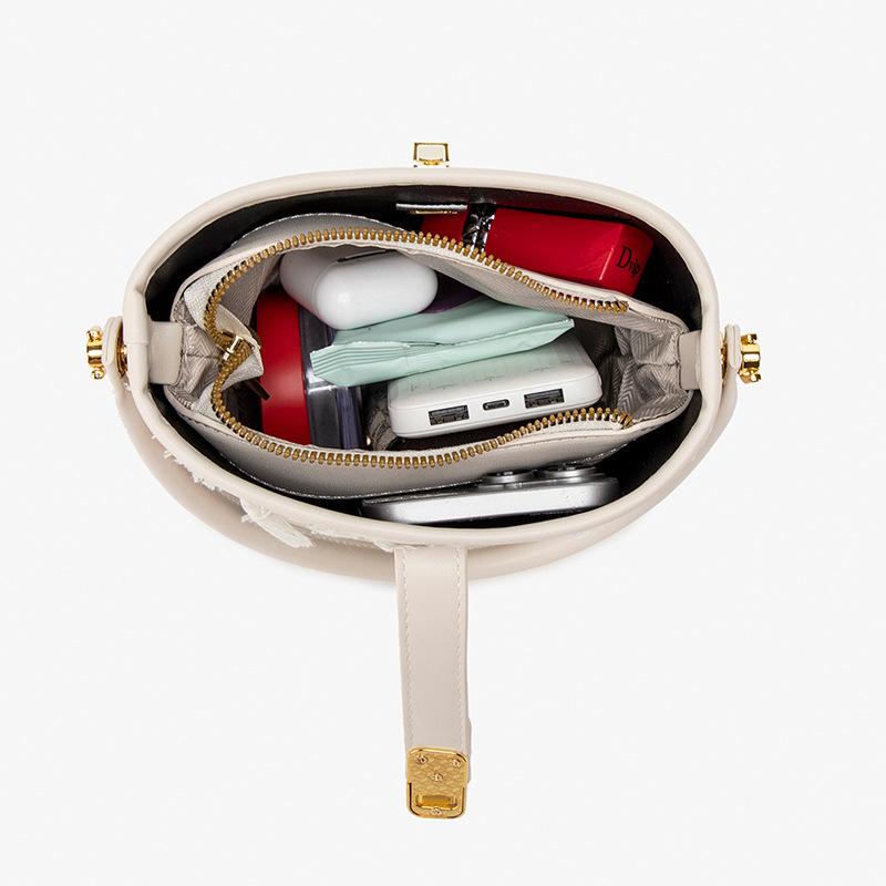 Textural Fashion Casual Bucket Bag Niche Simple Handbag with Commuting Single Shoulder Crossbody Bag