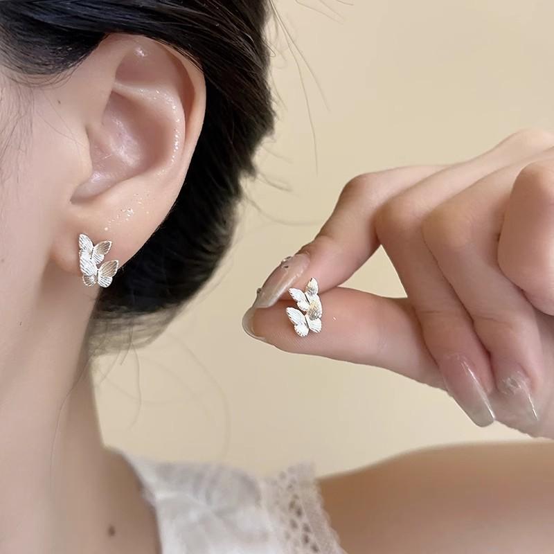 French Small Fragrant Style Pearl Stud Earrings Women's Light Luxury High-end Sense Retro Temperament Earrings Ear Jewelry