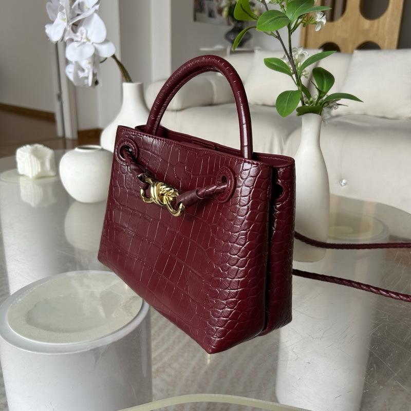 2026 New Leather Women's Bag Fashion Trendy Crocodile Pattern Stone Pattern Woven Butterfly Buckle Commuter Tote Small Bag Cross-border