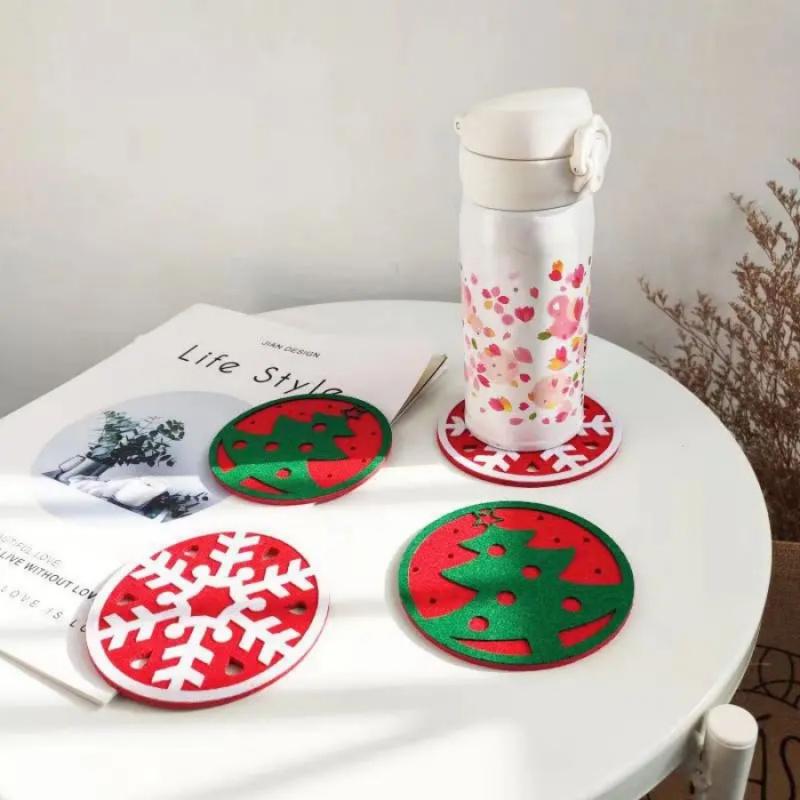 2pcsChristmas Coasters Christmas Tree Snowflake Red Green Round Felt Coaster Set Party Table Decoration Heat Insulation Mat