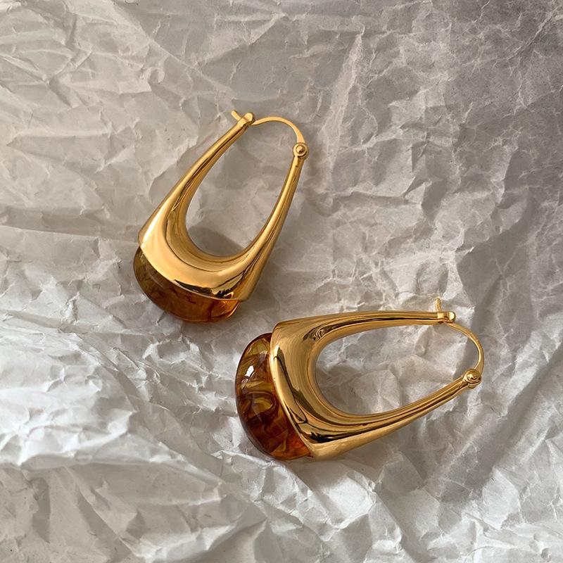 

Green retro natural tiger s eye stone horseshoe art earrings women s niche design high-end temperament earrings
