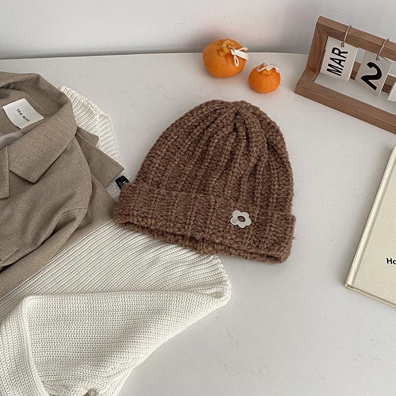 

Flower thick wool hat women s autumn and winter versatile fashion handmade knitted hat warm student cold hat Adult average size коричневый