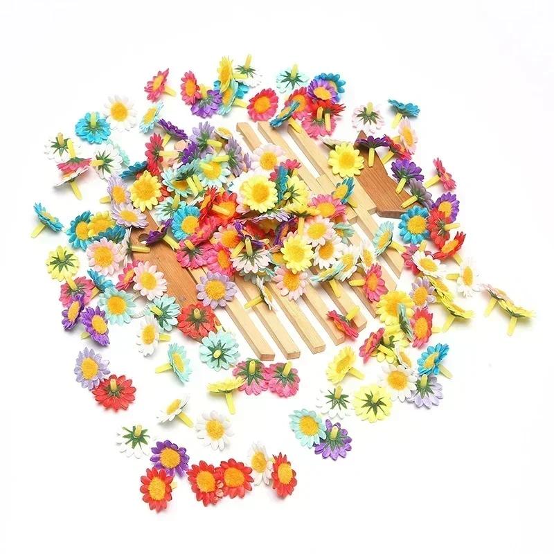 Brandneu 100 Stück/Beutel 4cm Gemischte Seide Sonnenblume Künstliche Blumen Party Scrapbook Zubehör Girlande DIY Blumendekoration