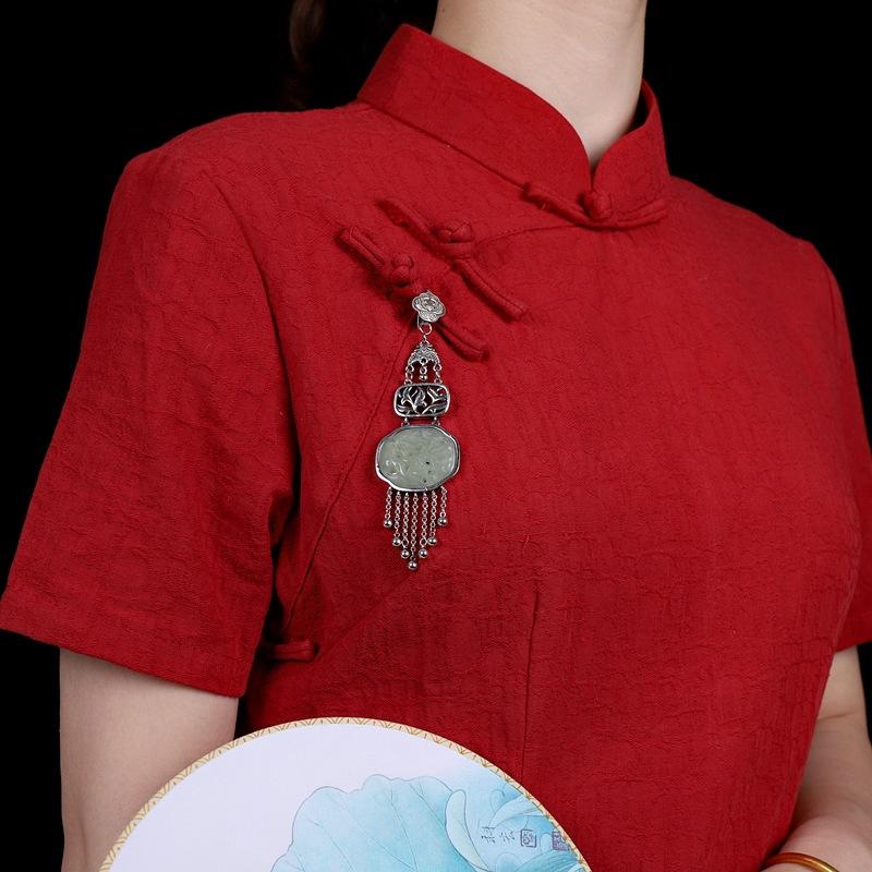 Classical Chinese cheongsam pressure placket pendant jade pendant fringed pendant retro court ancient Hanfu high-end accessories