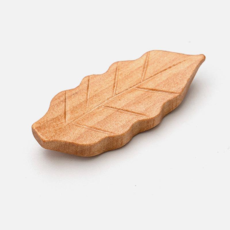 

Natural Wooden Leaf Shape Chopsticks Holder Knife Stand Spoon Rest Fork Rack Dinner Tableware Stand Kitchen Accessories