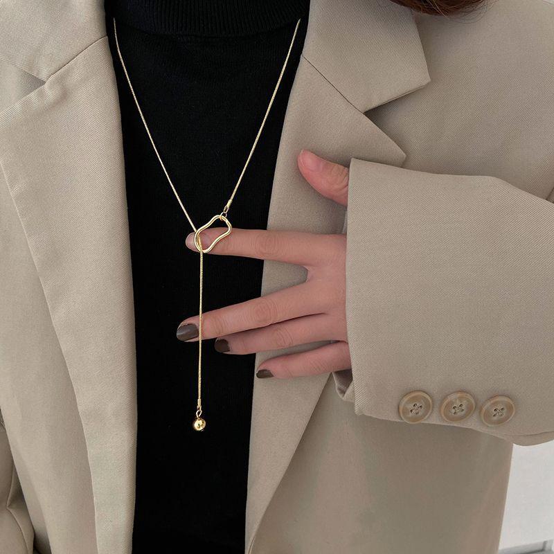 Minimalist Metal Ballpoint Pendant Necklace For Women Lady Elegant Long Geometric Pull-Out Chain Necklace Autumn Sweater Jewelry