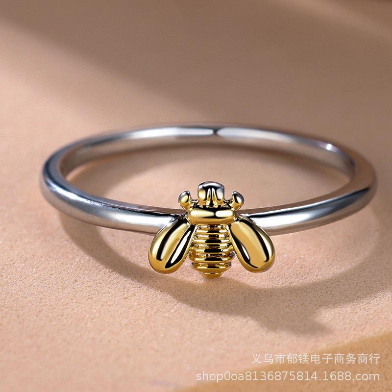 Petite Bee Ring: Vintage Chic Minimalist Animal Finger Jewelry