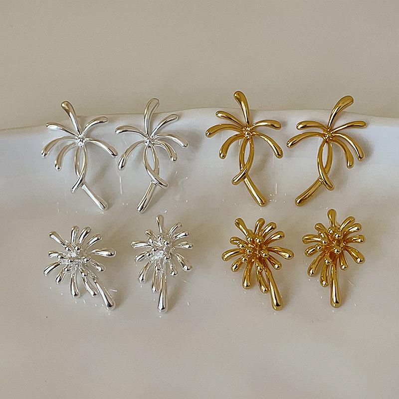 Elegant Retro Luxury Firework Stud Earrings for Women - Trendy, Versatile, and Fashionable