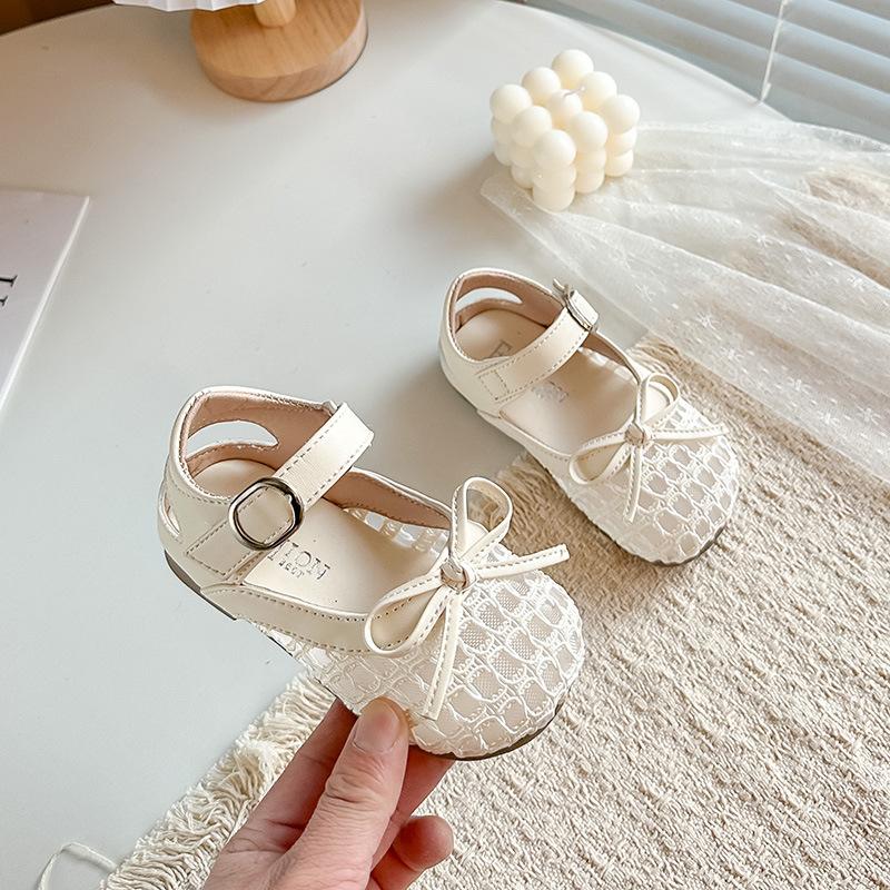 Children's Hollow Woven Sandals2026New Spring and Summer Girls' Cute Bow Princess Sandals Beach Shoes