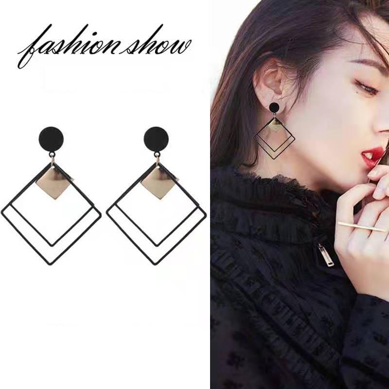 Fashion Geometry Square Presentation Earring Metal Rhombus Pendant Eardrop Women Jewelry Gift