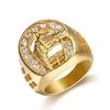 Herren Goldplattierter Titanstahl Hip Hop Pferdekopf Ring mit Diamant-Intarsien