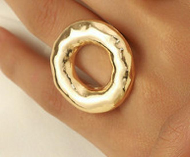 Gold-Plated Flower Pearl Ring - European & American Fashion Accessory for Women