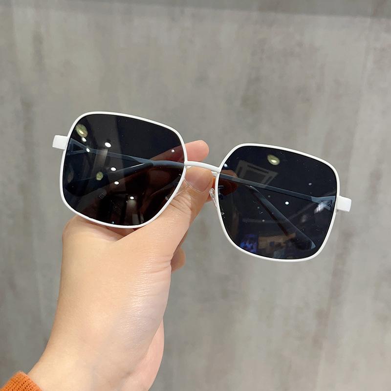 Hip Hop Style Sunglasses Man Woman Square Shape Metal Frame Sunglasses Women UV400 Protection Male Female Sun Glasses