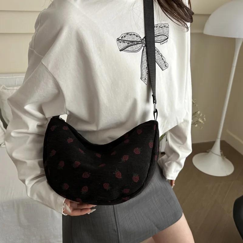 Strawberry Printing Shoulder Bag Popular Corduroy Sweet Women Crossbody Bag Student Pretty Shopping Travel Hobo Underarm Bag Quality