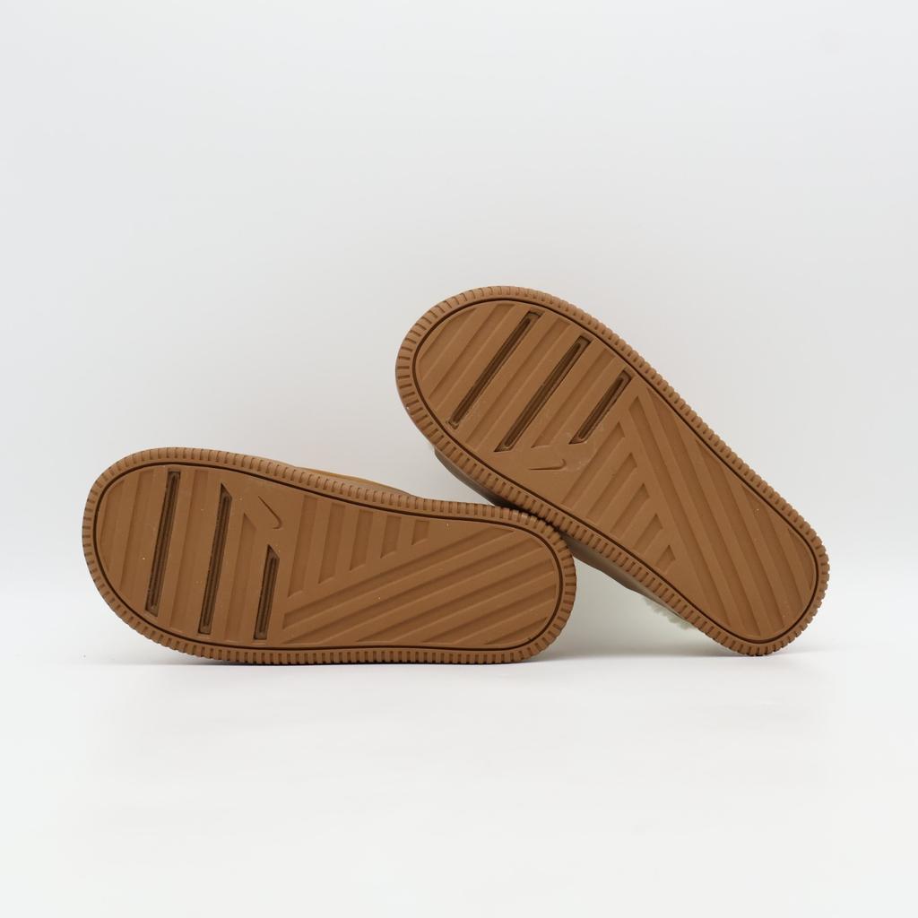 HV8560-200 Nike Calm Elevation Fell-Slipper Helles Britisch Tan (Damen)