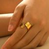 Euro-amerikanischer Stil 18K vergoldeter strukturierter Edelstahl offener Ring für Damen, nicht verblassender Titanstahl Handschmuck