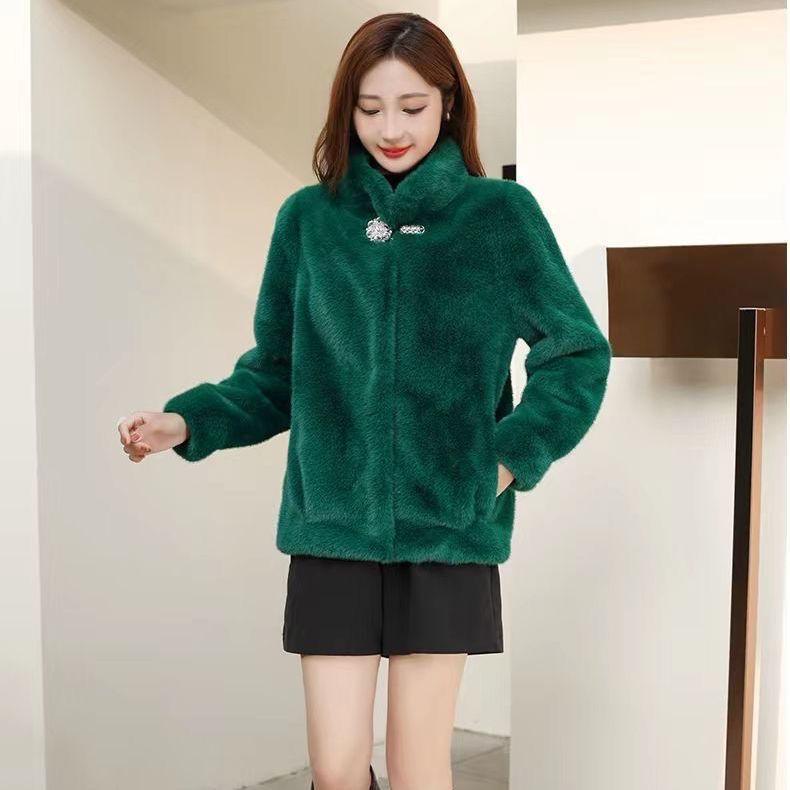 

2024 Women s Mink Fleece Short Coat: Thickened One-Piece Light Luxury for Autumn/Winter 3XL for 145-160 lbs