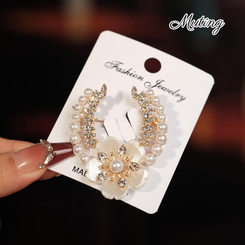 Elegant Pearl U-shaped Plum Blossom Brooch Pin - Versatile Corsage Accessory for Dresses and Coats