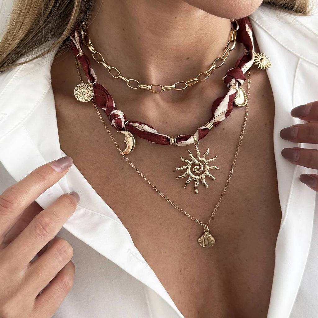 Salircon 3 Stück/Set Böhmischer Charm-Band-Halskette Damen Goldfarbe Sonnenblume Mond Herz Anhänger Choker-Halskette Schmuck Geschenk