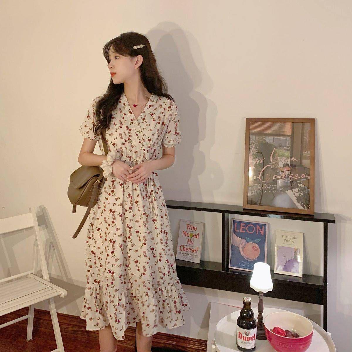 

Plus Size Floral French Style Summer Dress - Waist-Cinching, Tummy-Hiding, and Slimming Mid-Length Fairy Design S (for 80-95 kg)