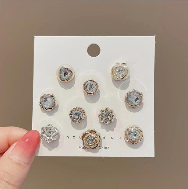 Japanese Cute Style No-Sew Anti-Exposure Brooch Corsage for Women