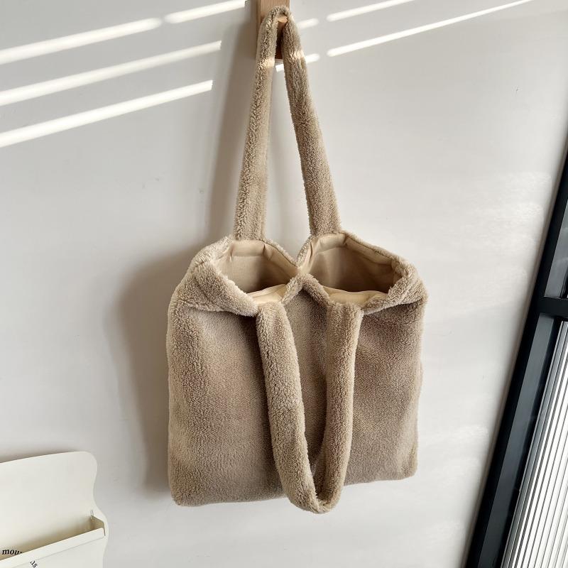 Plush bag women's new fashion winter solid color fashion shoulder underarm bag plush portable small square bag