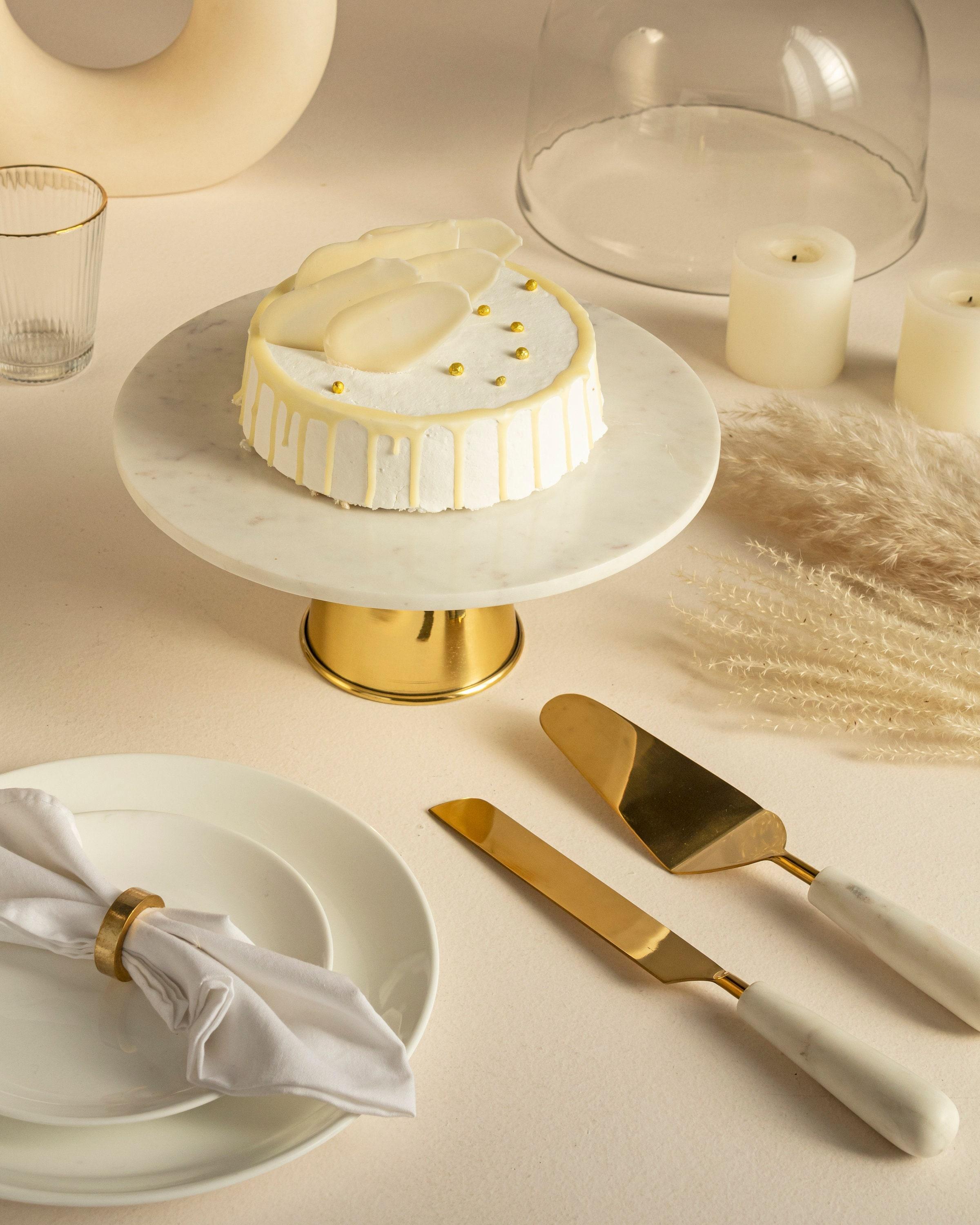 

Marble Brass Cake Stand with Knife Server Set, Wedding Cutting Set білий