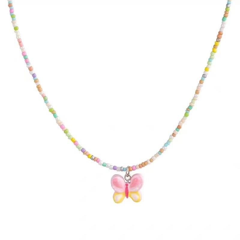 Candy-colored Beaded Butterfly Necklace for Girls, A Small and Unique Piece That Is Sweet and Cute, Suitable for A Teenage Girl Style.