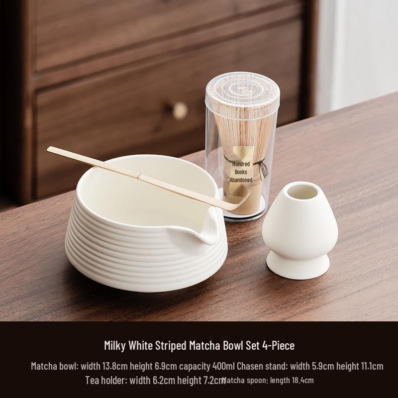 Ręcznie robiona duża japońska ceramiczna miseczka do matchy i zestaw trzepaczki