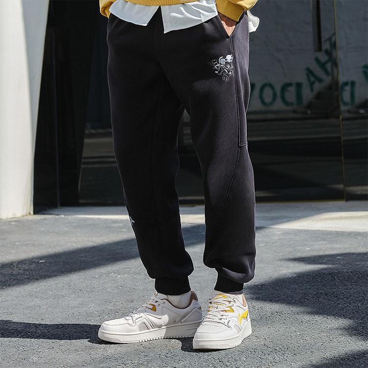 Li Ning X Disney Logo Solid Color Fleece Cuffed Sweatpants Men Bottoms Black AKLR681-2