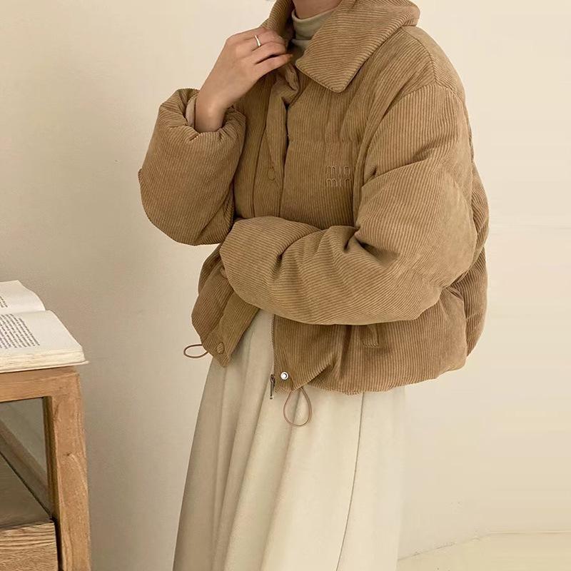 

Японская короткая пуховая куртка с маленьким лацканом женская 2025 зимняя мода вельветовая теплая маленькая корейская версия хлебная одежда one size fits all хаки