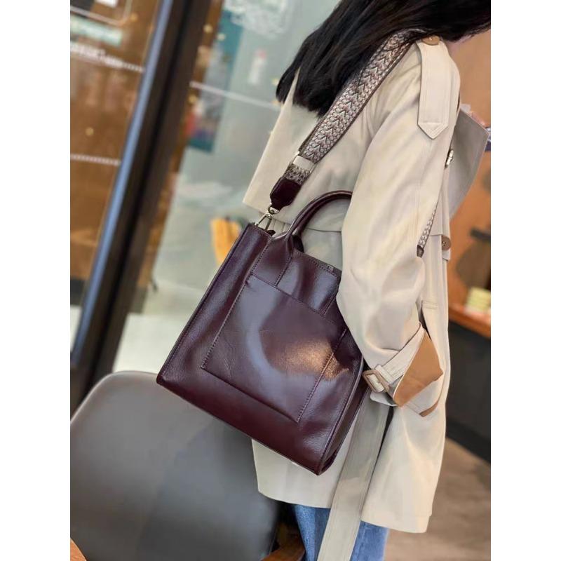 Genuine Leather Large Capacity Tote Bag Spring New Style Hand Held Briefcase for Women's Daily Commuting Vegetable Tanned Leather Crossbody Bag