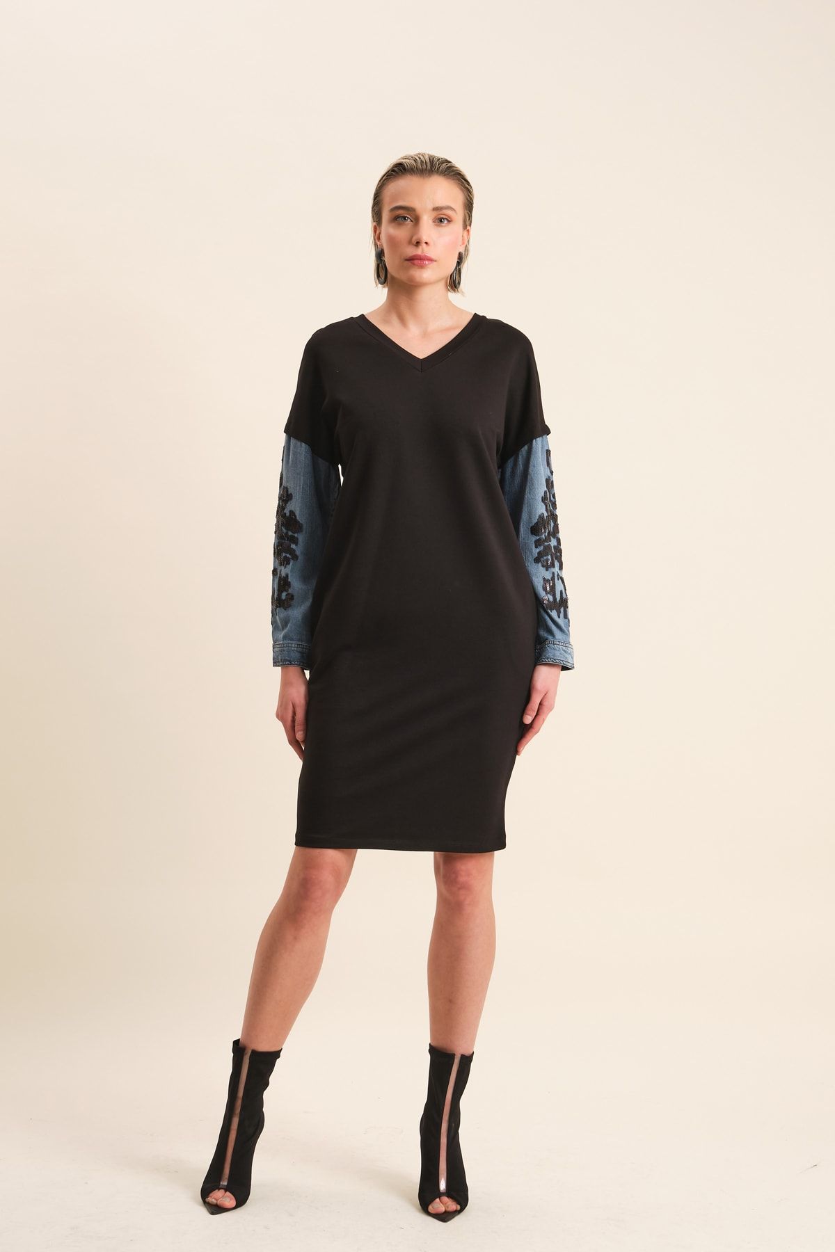 

Women s Big Size Dress V-Neck Embroidered Dress L