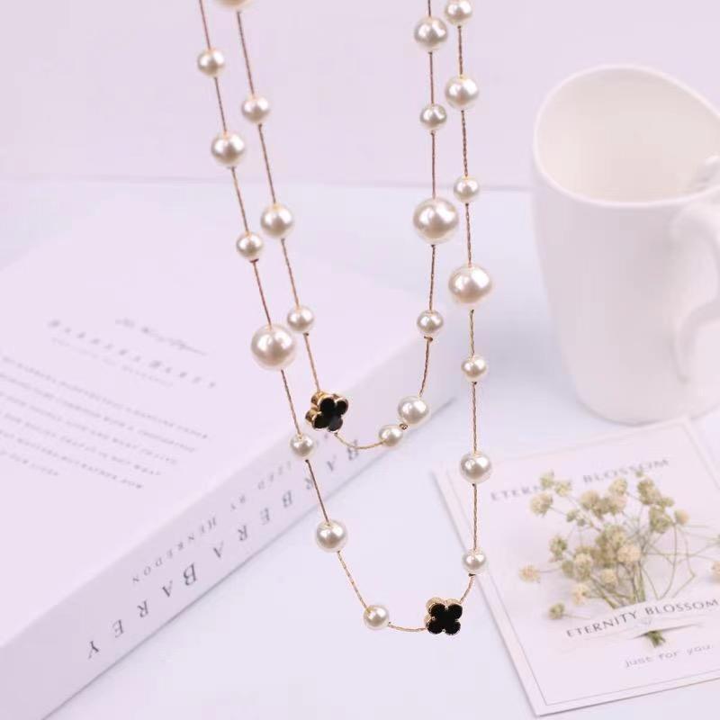 Korean Pearl Necklace: Luxurious Long Sweater Chain for Autumn/Winter