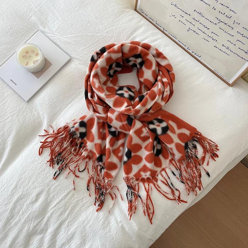 

2024 Новый стиль ретро милый принтованный искусственный кашемировый шарф для женщин, зимний толстый и увеличенный теплый шарф для студентов 200x70cm