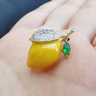 Brosche Pin Zitrone Strass gelb hellen Glanz tropft Öl Brosche Kleidung Dekor