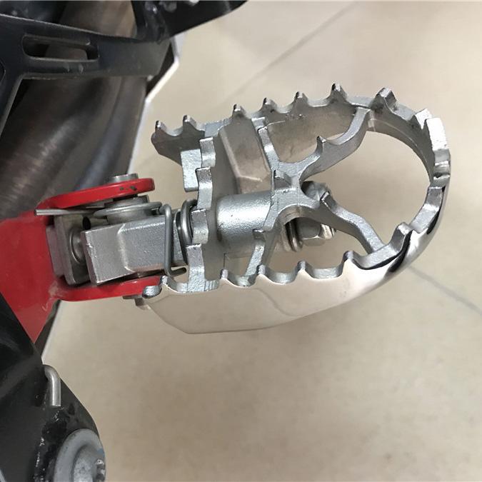 

Front Foot pegs Rest Pegs Rests For BMW F650GS G650GS 00-12 F700GS F800GS 08-12 R1150GS ADV 00-05 R1200GS ADV 13-14