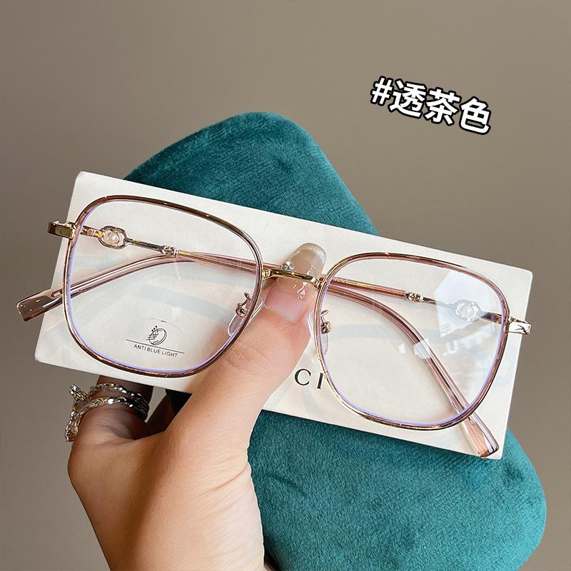 New Stylish Women Eyeglass Frames Square Shape Anti Blue Light Glasses For Women  Material Glasses