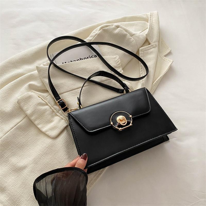 Fashionable Small Square Bag In Trendy Colors With Comfortable Single Shoulder Strap For Stylish Outfits чёрный