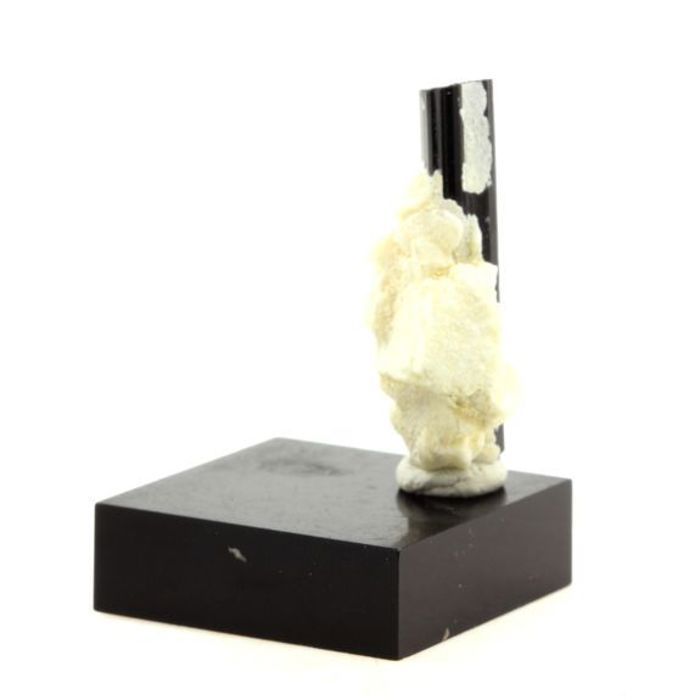 Pierres et Minéraux. Tourmaline Schorl. 27.5 ct. Shigar Valley, Skardu District, Pakistan.