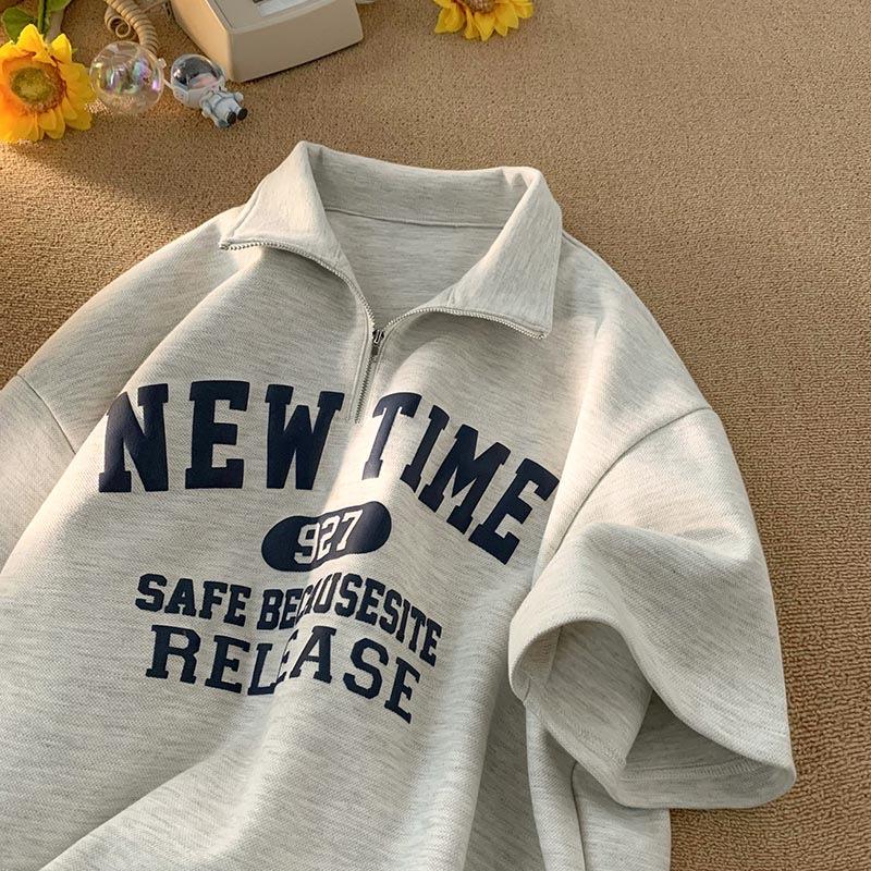 

Men s American College-Style Retro Polo Shirt: Short-Sleeve, Summer Lapel T-Shirt with Japanese Lettering, Trendy & Loose Fit. M Темно-синій