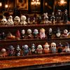 Halloween-Kalender mit Überraschungen 2026 Adventskalender, 24-Tage-Countdown-Box mit gruseligen Mini-Feiertagsgeschenken Figuren, 3D Sammlerstück Dekoration für
