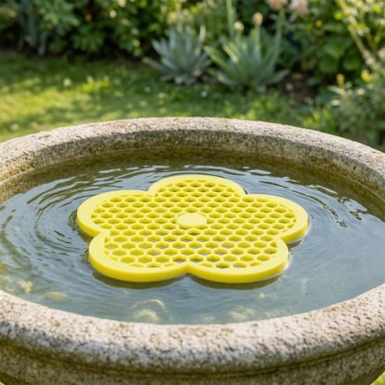 Floating Bee Island, Honeycomb Design Bee Drinking Platform, Safe Bee Float for Bees Butterflies Cup Garden Backyard Pollinators