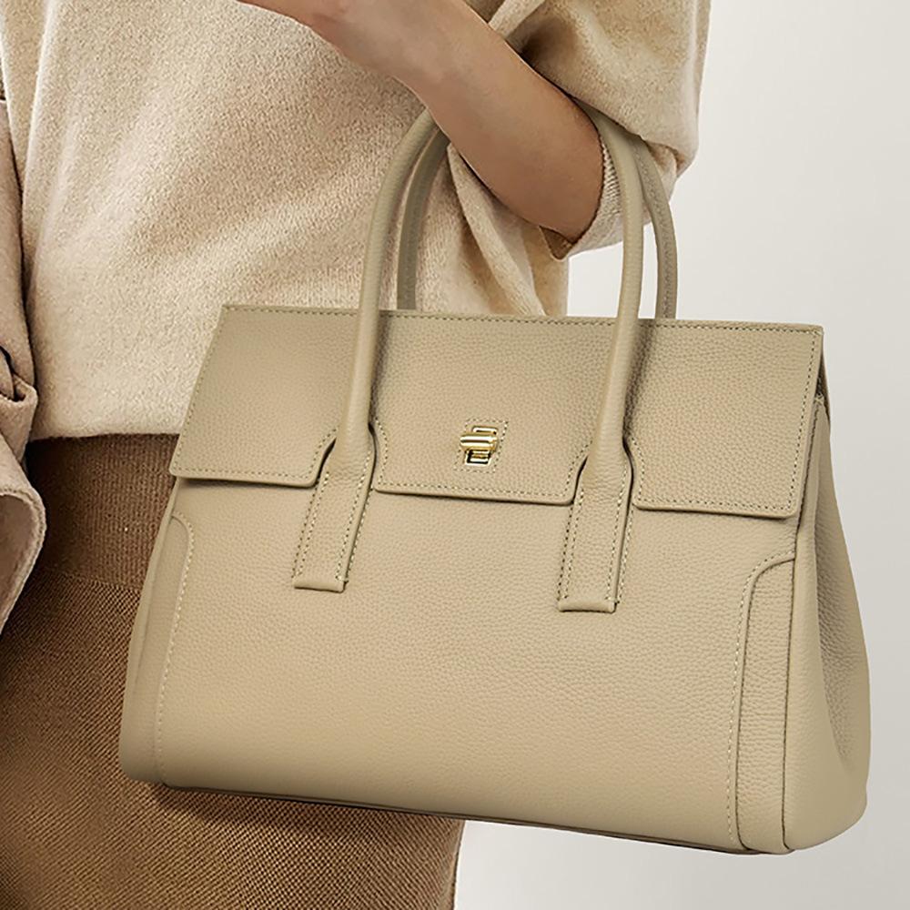 Geantă de mână de damă din piele naturală Stil nou high-end 2025 Piele de vacă strat superior Navetă Modă Capacitate mare Geantă de mână crossbody