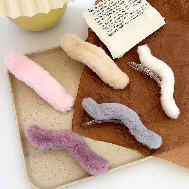 Autumn/Winter Furry Korean Plush Shark Hair Clip - Cute Updo Claw, Cross Clip, One-Word Design