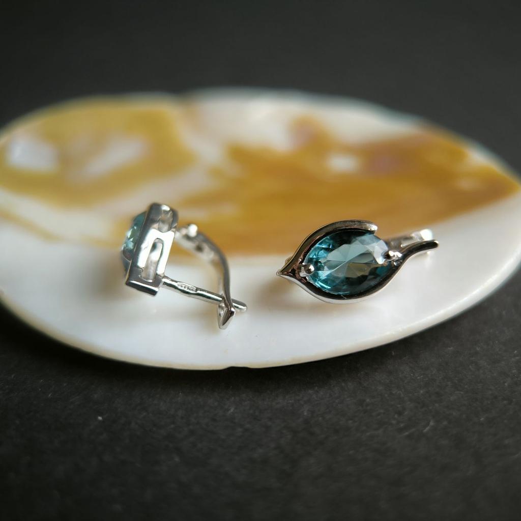 Серебряные серьги с топазом Лондон Блю 1.65ct (2188681)