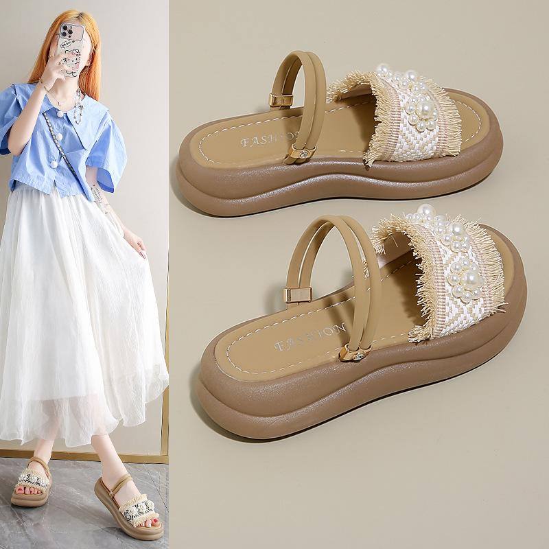 Damen coole Hausschuhe Xiaoxiangfeng dicksohlige Perlenhausschuhe flachsohlige Ein-Wort-Trageweise 2025 Sommer neue Sandalen für Damen