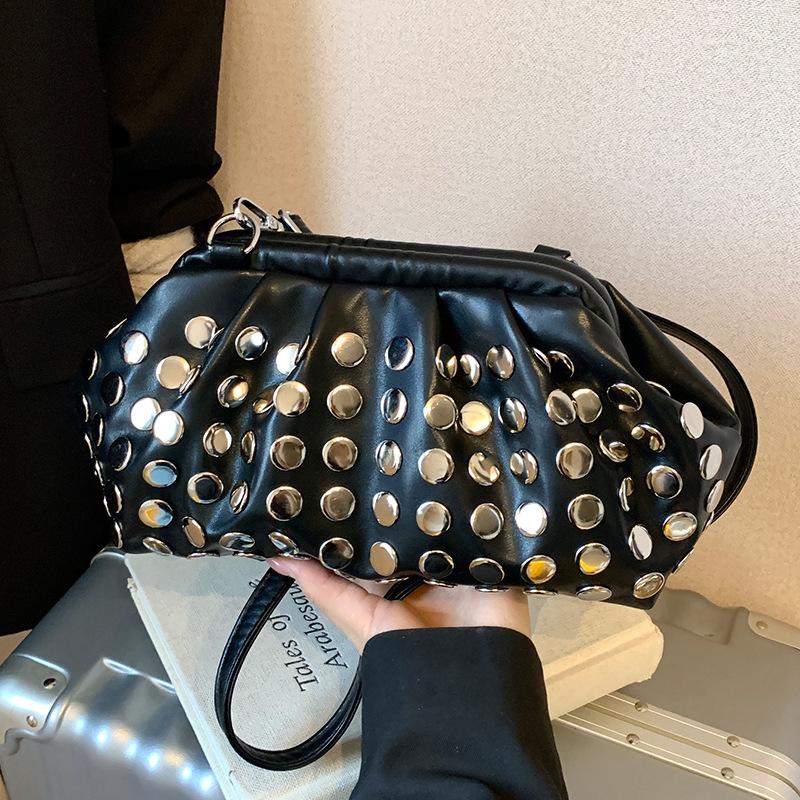 Rivet Bucket Bag 2025 Summer New Versatile Casual Shoulder Women's Bag Fashionable Exquisite Messenger Bag