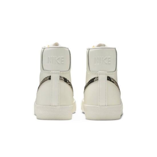 Nike Blazer Mid '77 SE nakeskin' DA8736-100 Damenschuhe