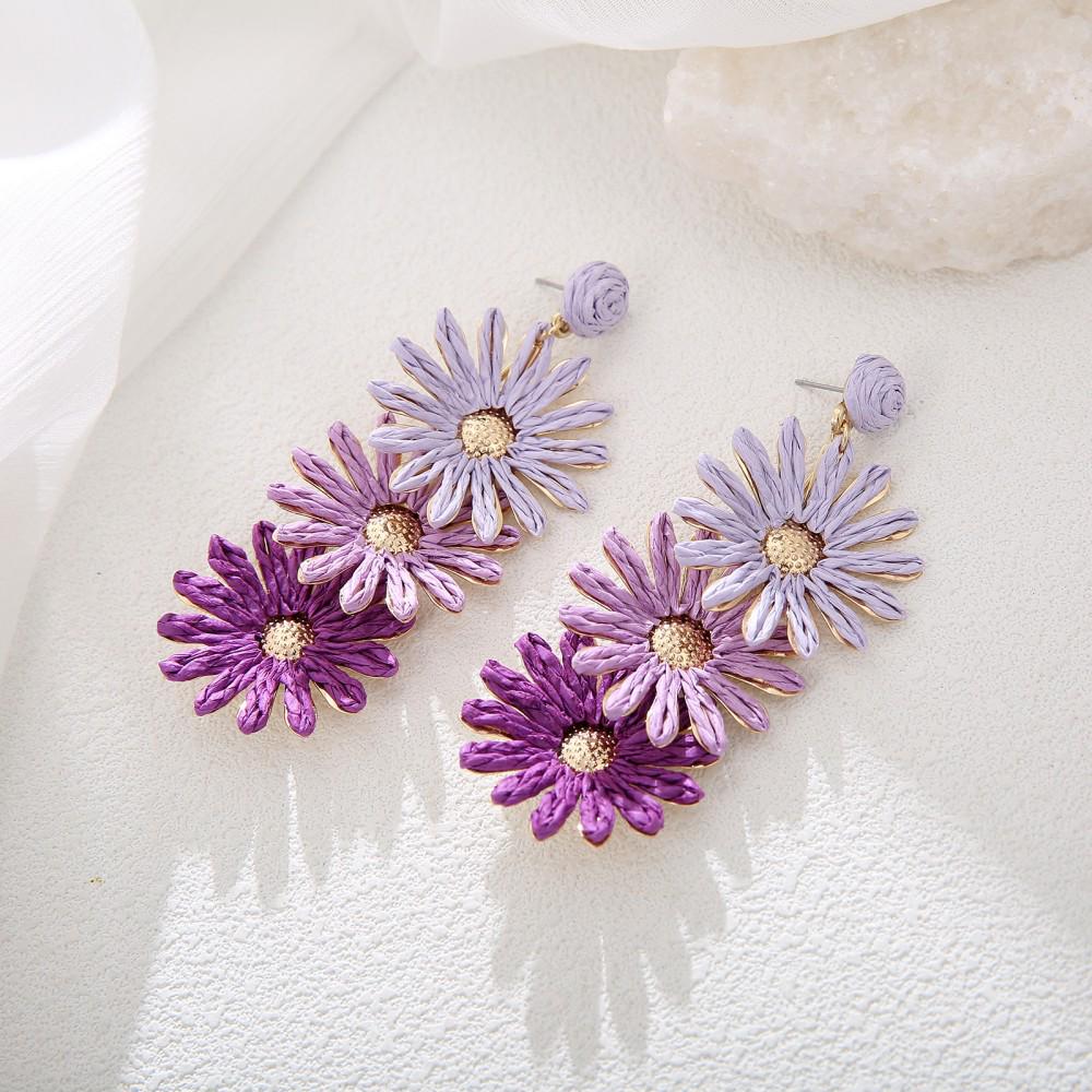 Bohemian Daisy Stud Earrings: Handmade Raffia Sunflower Style